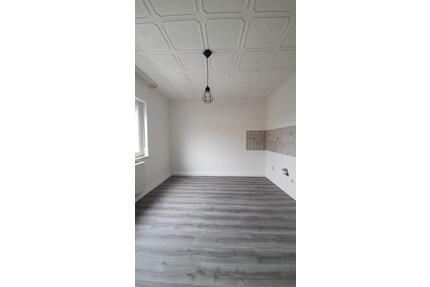 Frisch Renovierte 3-Zimmer-Wohnung, nähe Limburg mit Balkon - Dornburg