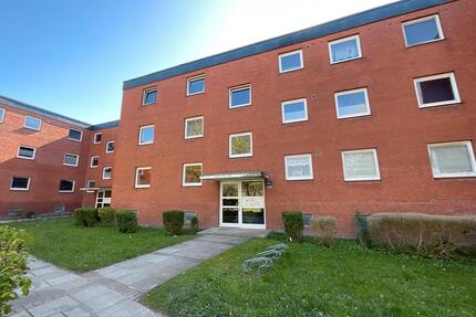 3 Zimmer-Wohnung mit Balkon, Wannenbad und separatem WC - Brunsbüttel