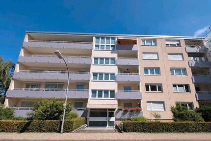 Frei ab sofort: 3 ZKB in Alt-Saarbrücken (Bellevue)