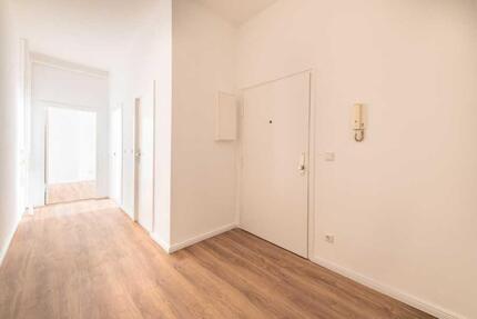 Frisch sanierte Wohnung zu vermieten (72qm) mit Balkon im 1.OG - Krefeld
