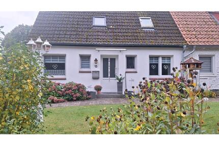 Einfamilienhaus - 299.000,00&nbsp;EUR Kaufpreis, ca.&nbsp; 179,00&nbsp;m&sup2; in Lasbek (PLZ: 23847)