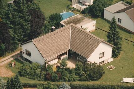 Einfamilienhaus mit Garage und großem Grundstück in Hoffnungsthal - Rösrath