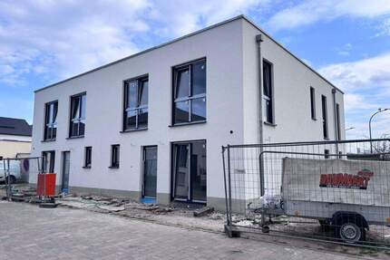 NEUBAU Erstbezug DHH mit Garage | PV + Wärmepumpe | 3 Bäder | 173 qm | provisionsfrei | Top Lage - Laudenbach