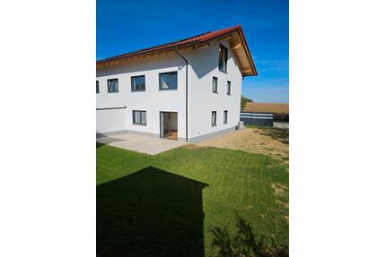 Helle Neubau-Doppelhaushälfte zur Miete - Neumarkt-Sankt Veit
