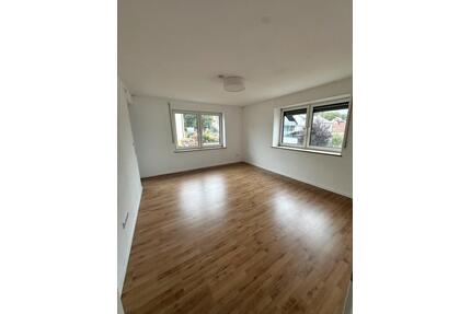 Moderne, kernsanierte 4-Zimmer-Wohnung mit Balkonen - Wertingen