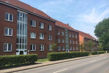4 Zimmer in Husum - 688,00&nbsp;EUR Kaltmiete, ca.&nbsp; 83,24&nbsp;m&sup2; in Husum (PLZ: 25813)