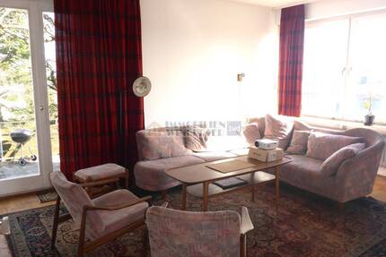 Sanierungsbedürftiges Einfamilienhaus mit unverbaubarer Aussicht auf Erbpacht - Lappersdorf