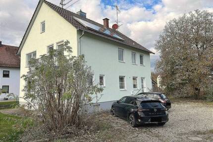 Geräumiges Wohnhaus mit 2 WE auf über 2200 m², ca. 25 km nordwestl. der Stadt Augsburg! - Emersacker