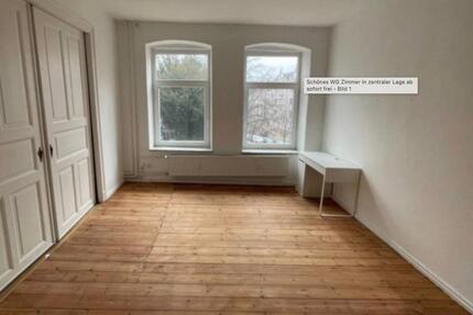 Schönes WG Zimmer am Burgplatz ab sofort frei - Flensburg Altstadt