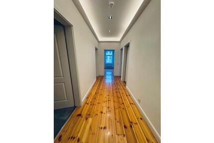 Großzügige 3-Zimmer-Altbauwohnung - Hamburg Altstadt