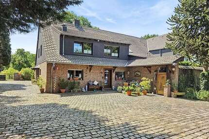 Haus zum Kaufen in Moers 595.000,00 € 223 m²