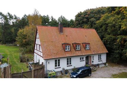 Landhaus im Wald mit großem Grundstück - Leck