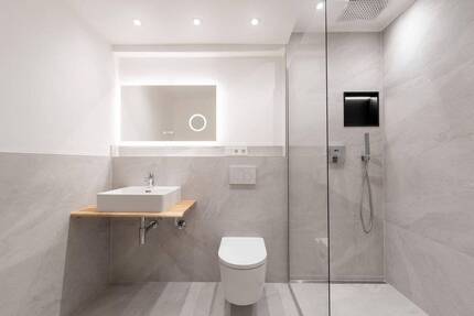 Erstbezug nach Sanierung | 3 Zimmer mit Balkon & Aufzug | Top-Lage in Düsseldorf-Pempelfort