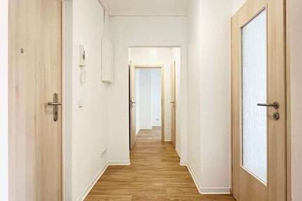 Wohnung zum Mieten in Freital 305,38 € 46.27 m²