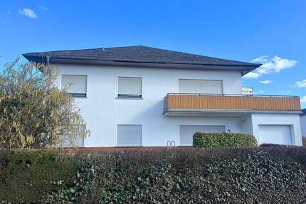 Großes Einfamilienhaus mit 6 Zimmern, EBK, BALKON und Garten in ruhiger Lage - Hadamar