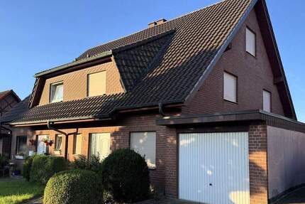 Zwei attraktive Doppelhäuser zu verkaufen - Sandesneben