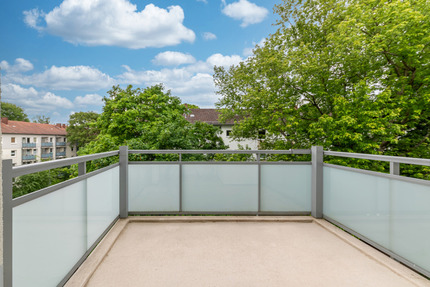 Helle 4-Zimmer-Wohnung im 3. OG mit Balkon in Wiesbaden-Nordost