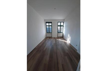 wunderschöne helle Wohnung - 850,00&nbsp;EUR Kaltmiete, ca.&nbsp; 90,00&nbsp;m&sup2; in Aschersleben (PLZ: 06449)