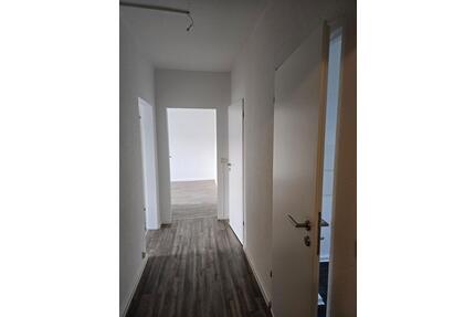 Moderne 3 -Raumwohnung mit Tageslichtbad & Balkon! - Hainichen