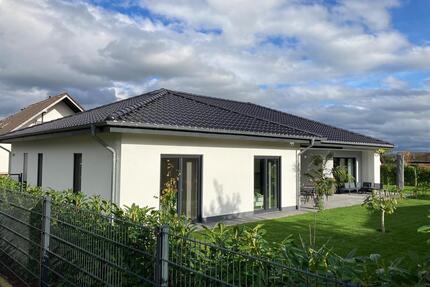 EXKLUSIVER DESIGN-BUNGALOW ▫️ BARRIEREFREI ▫️ 189 m² ▫️ 890 m² - Horhausen (Westerwald)