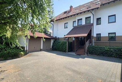 Modernisiertes Raumwunder: 130 m² Etagenwohnung mit 2 Balkonen und Garten - Otterberg