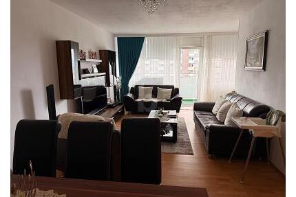 LICHTDURCHFLUTETES ZUHAUSE MIT BALKON + WEITBLICK - Köln