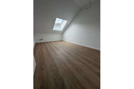 Wohnung zum Mieten in Neustadt an der Weinstraße 1.218,49 € 93.73 m²