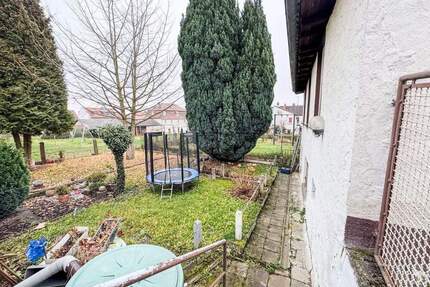 Lage Lage Lage kleiner Preis, großes Potential Doppelhaushälfte nahe des Ortskerns - Roßdorf