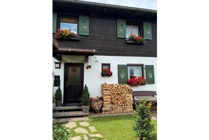 Doppelhaus - 845.000,00&nbsp;EUR Kaufpreis, ca.&nbsp; 153,00&nbsp;m&sup2; in Rosenheim (PLZ: 83026) Aising