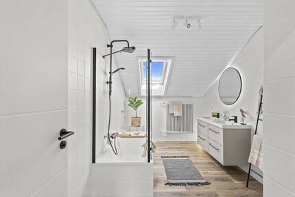 Sofort einziehen! Helle, lichtdurchflutete 3 Zimmer Wohnung in top Lage in Neutraubling