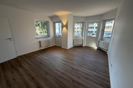 Erstbezug nach Sanierung – moderne lichtdurchflutete 2-Zimmer-Wohnung mit großer Wohnküche - Hamburg Groß Borstel