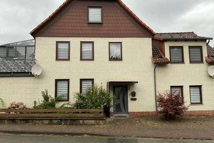 Haus zum Kaufen in Dassel 129.000,00 € 180 m²