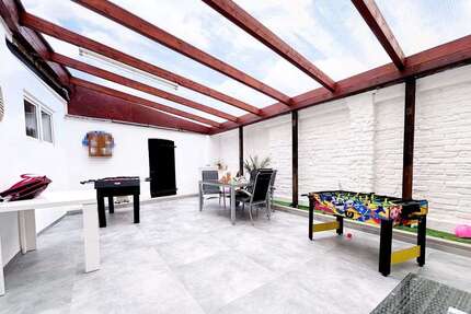 Haus zum Kaufen in Erftstadt 448.000,00 € 250 m²