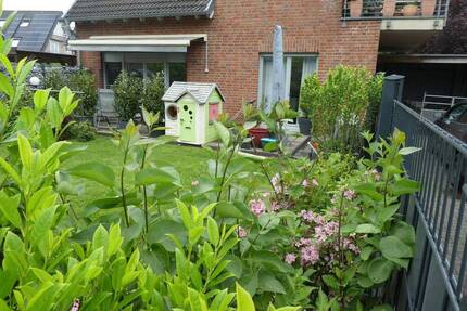 Garten-Wohnun­g mit eigenem Eingang und Garage nahe internationaler Schule, von Privat, Preis VB - Neuss Furth-Mitte