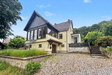 Haus zum Kaufen in Blankenhain 248.000,00 € 143 m²
