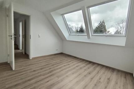 Erstbezug nach Sanierung: 2-Zi-Dachgeschosswohnung in SBL Engerh - Südbrookmerland