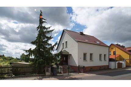 Niederfinow - Einfamilienhaus mit Nebengelass in idyllischer Lage am Finowkanal mit Bahnanbindung