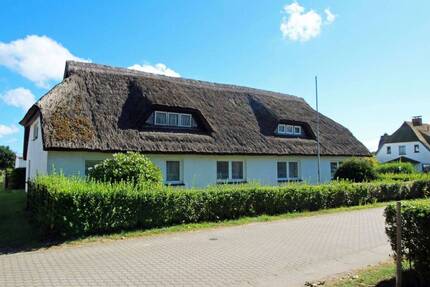 Haus unter Rohrdach mit großem Grundstück und zusätzlicher Bauvoranfrage - Born a. Darß