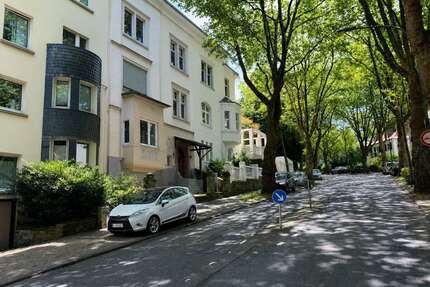 Wohnung zum Mieten in Wuppertal Grifflenberg 900,00 € 92 m² - Wuppertal / Grifflenberg