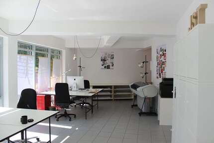 Büro in Tübingen 270,00 € 4 m² - 270,00&nbsp;EUR Kaltmiete, ca.&nbsp; 4,00&nbsp;m&sup2; in Tübingen (PLZ: 72072)