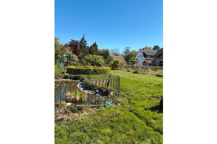 Idyllischer Freizeitgarten mit großer Fläche & Hütten in Seesen