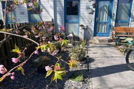 Modernisiertes Reihenhaus mit Sonnenuntergangs-Balkonen, neuer Terrasse & Fernwärme in Falkensee