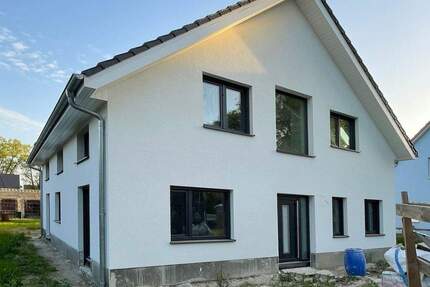 Großes Architekten-Ausbauhaus in Schulzendorf zu verkaufen