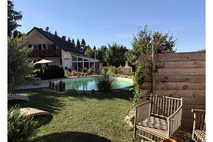 GROßZÜGIGES ANWESEN MIT POOL UND PFERDESTALL - Winterspelt