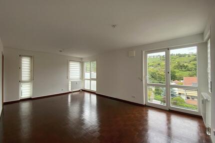 Helle & Möbelierte 1-Zimmer-Wohnung mit Duplex Garage & Keller - Stuttgart Luginsland