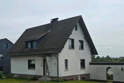 Schönes Einfamilienhaus - 295.000,00&nbsp;EUR Kaufpreis, ca.&nbsp; 132,00&nbsp;m&sup2; in Flammersfeld (PLZ: 57632)