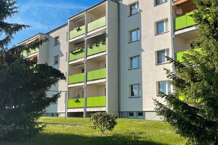 3 Raum Wohnung mit Garage und Balkon zu vermieten - Hohenleuben