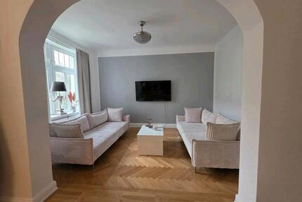 Schöne Altbauwohnung - 1.950,00&nbsp;EUR Kaltmiete, ca.&nbsp; 151,00&nbsp;m&sup2; in Wiesbaden (PLZ: 65195) Nordost