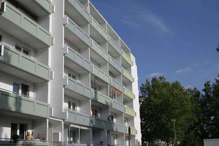 Wohnung zum Mieten in Magdeburg 355,16 € 54.64 m²