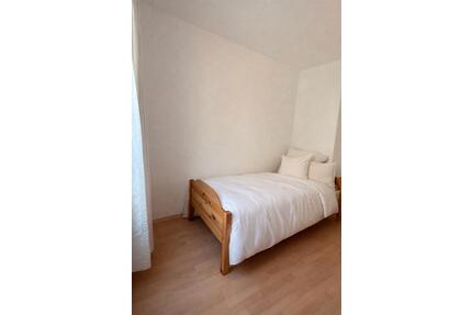 Möblierte Wohnung – Mindestmietdauer 6 Monate; Helle 4-Zimmer-Woh - München Au-Haidhausen